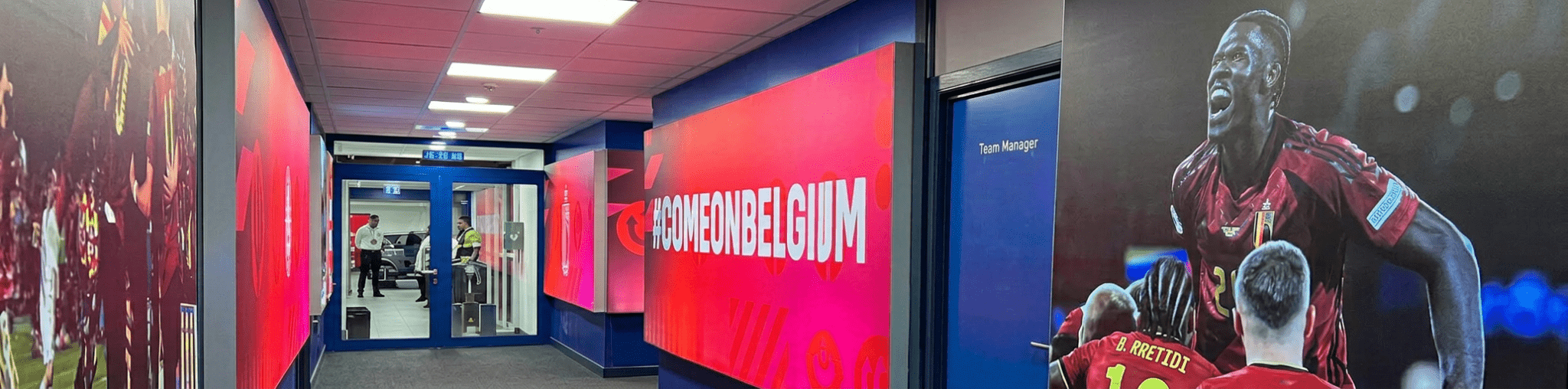 Spelerstunnel en branding Rode Duivels — Cegeka Arena